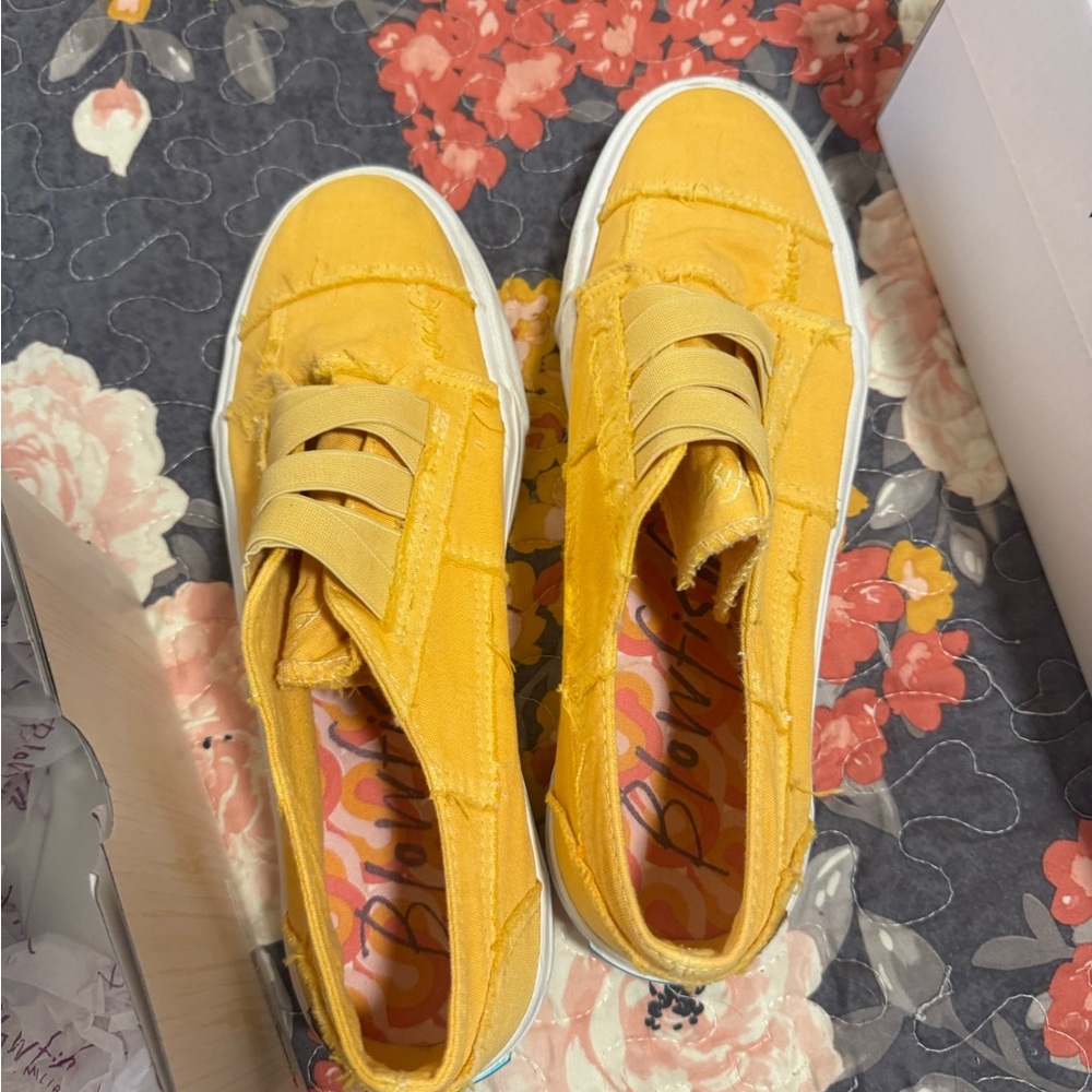 Blowfish Yellow Women's Flats